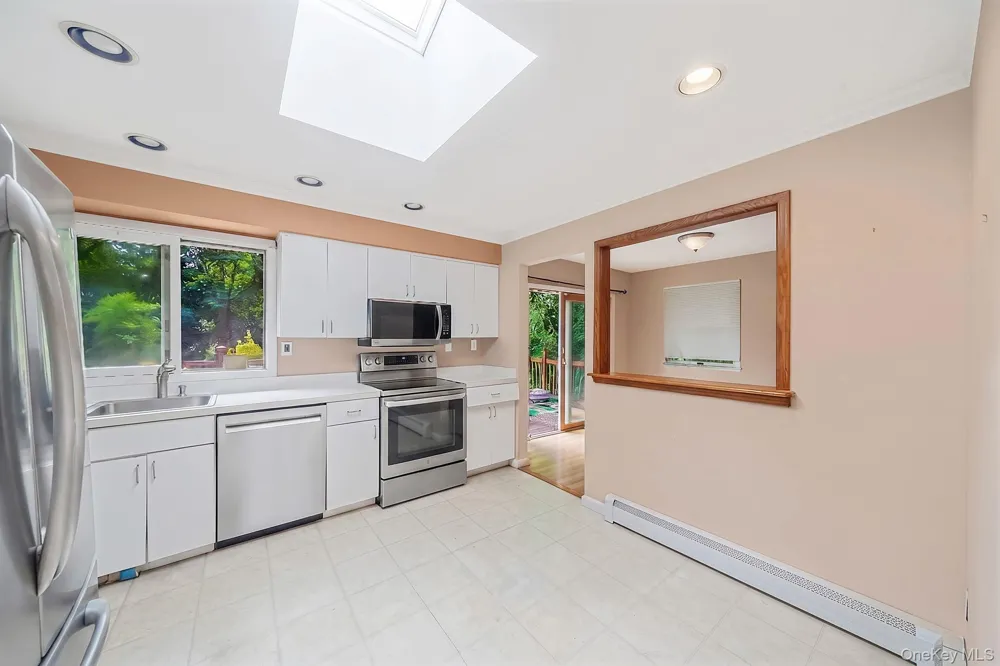 11 Radio Avenue Miller Place, NY 11764
