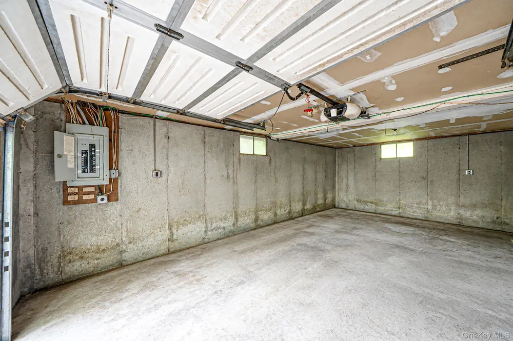 11 Radio Avenue Miller Place, NY 11764