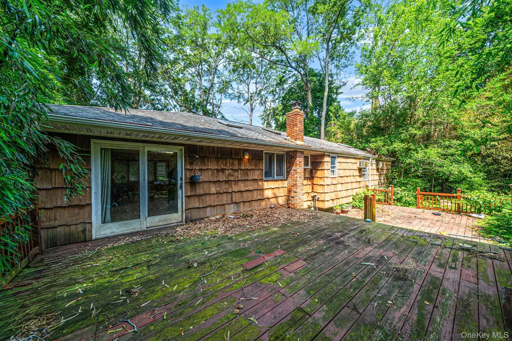 11 Radio Avenue Miller Place, NY 11764