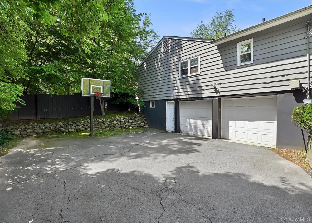 5 Deer Meadow Drive West Nyack, NY 10994