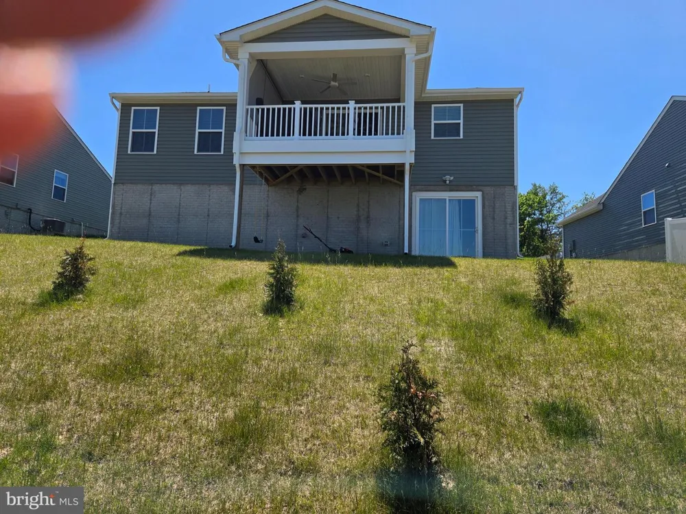 90 SUTHERLAND WAY Martinsburg, WV 25405
