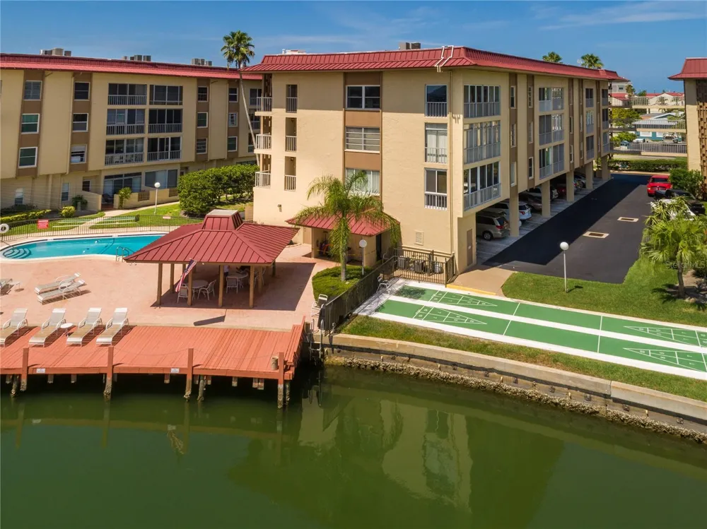 121 ISLAND WAY #334 Clearwater Beach, FL 33767