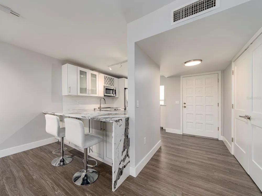 121 ISLAND WAY #334 Clearwater Beach, FL 33767