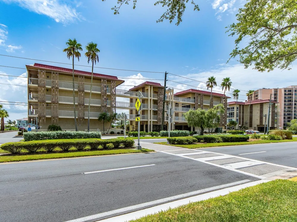 121 ISLAND WAY #334 Clearwater Beach, FL 33767
