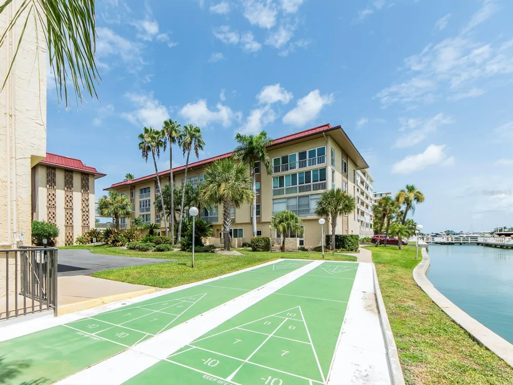 121 ISLAND WAY #334 Clearwater Beach, FL 33767