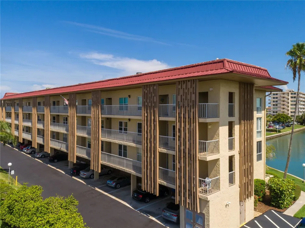 121 ISLAND WAY #334 Clearwater Beach, FL 33767