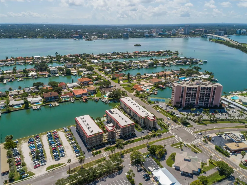 121 ISLAND WAY #334 Clearwater Beach, FL 33767