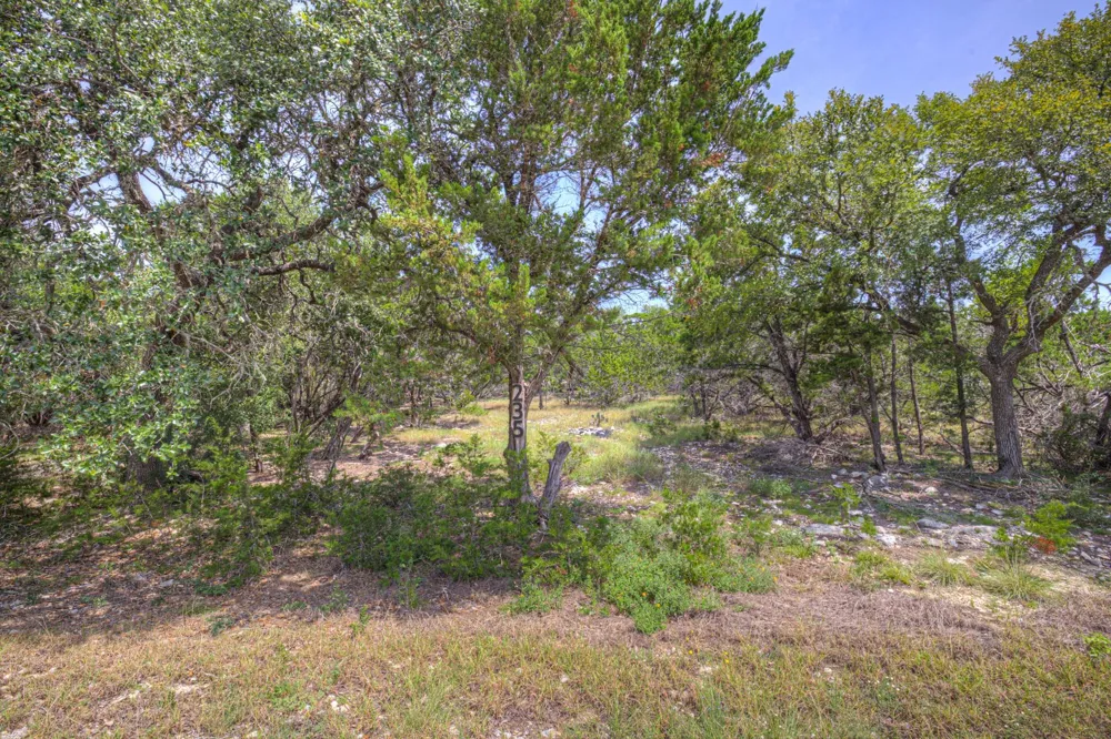 235 Flanders Fischer, TX 78623