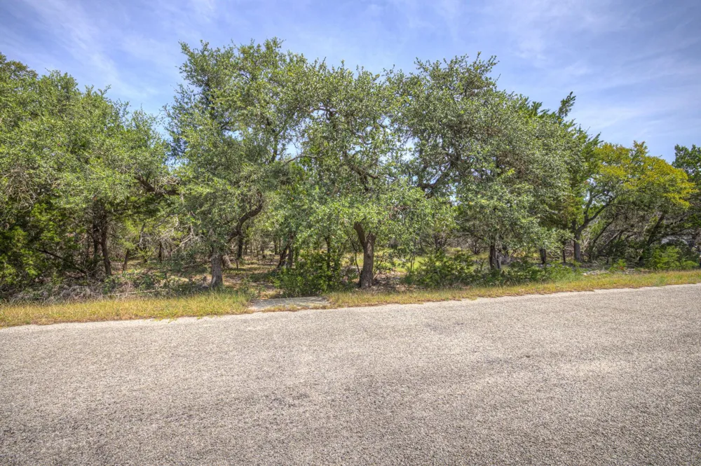 235 Flanders Fischer, TX 78623
