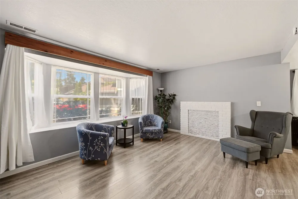 18930 SE 263rd Street Covington, WA 98042