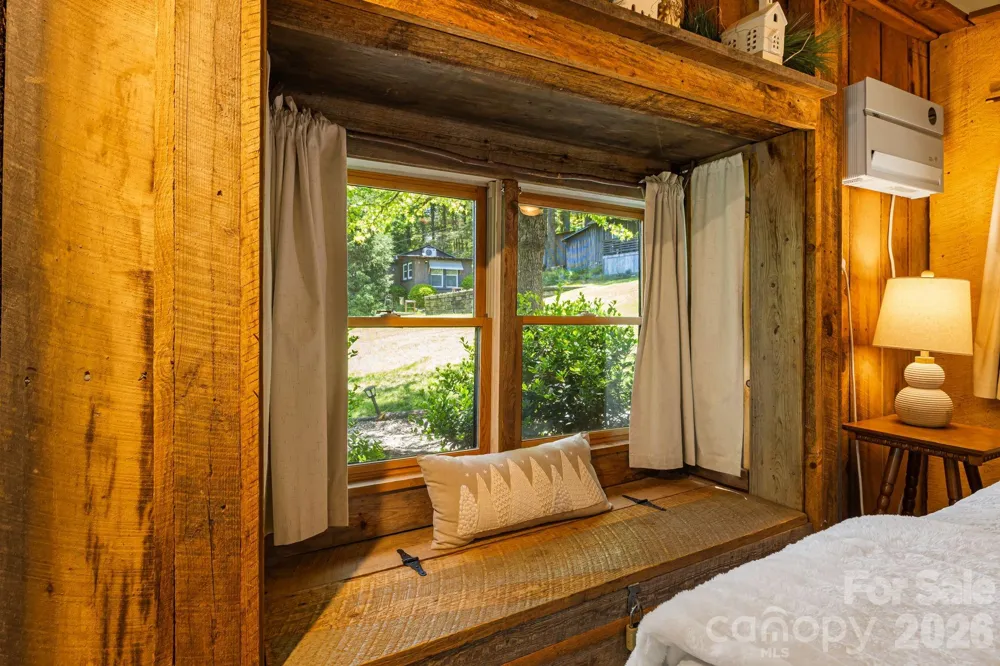 107  111 Hougie Heaven Lane Franklin, NC 28734