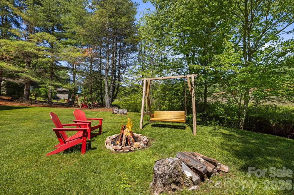 107  111 Hougie Heaven Lane Franklin, NC 28734