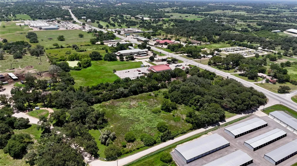 29 County Road 77b Hallettsville, TX 77964