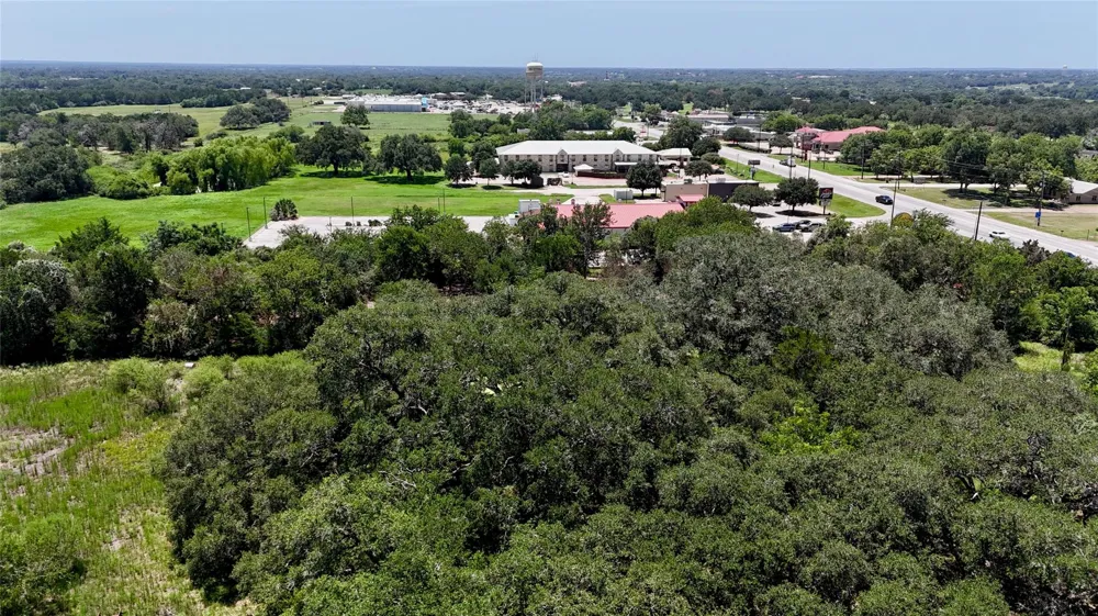 29 County Road 77b Hallettsville, TX 77964