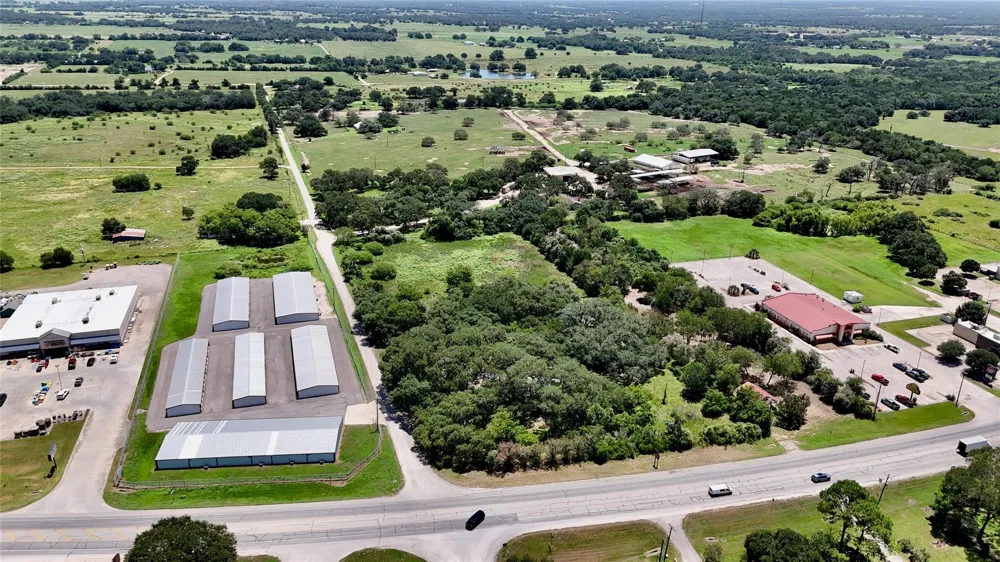 29 County Road 77b Hallettsville, TX 77964