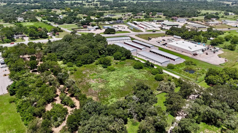 29 County Road 77b Hallettsville, TX 77964