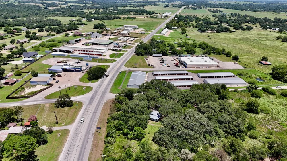 29 County Road 77b Hallettsville, TX 77964