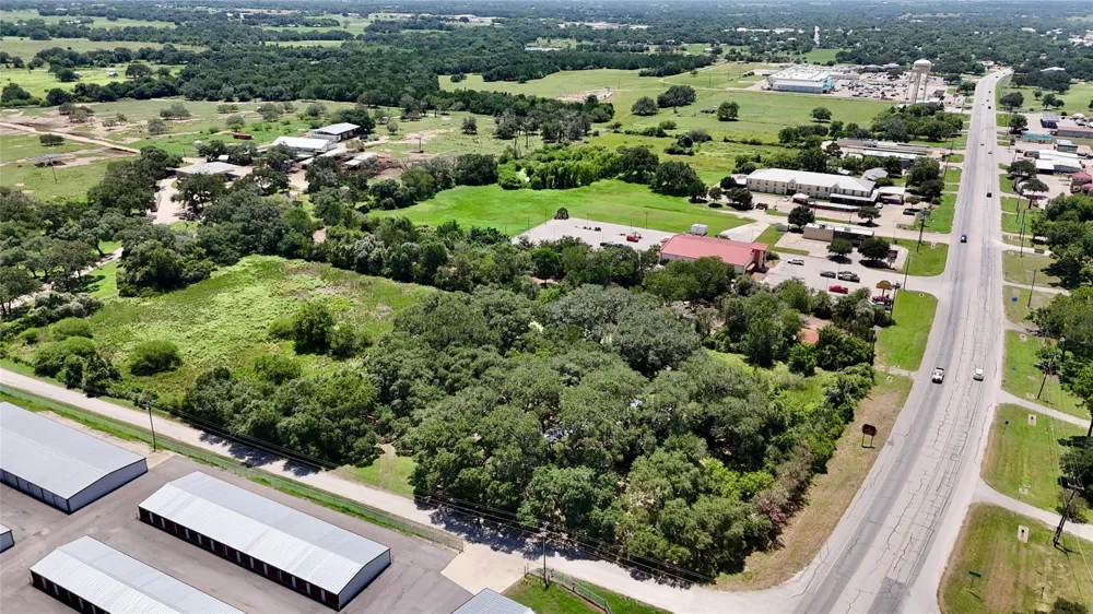 29 County Road 77b Hallettsville, TX 77964