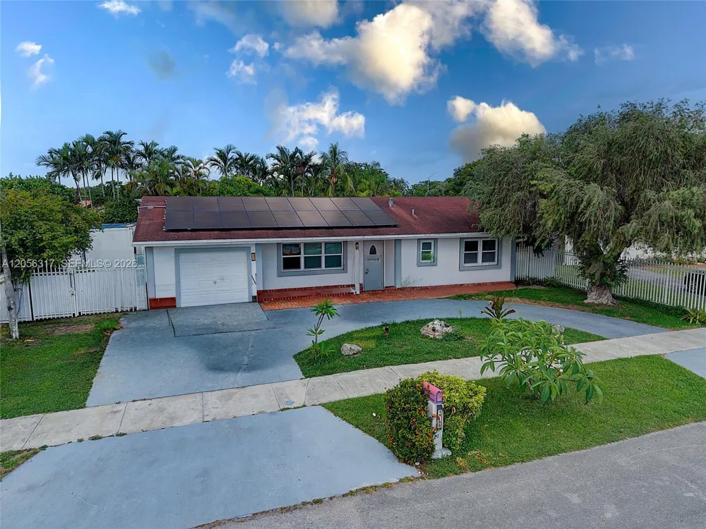 14755 SW 70th Ter Miami, FL 33193