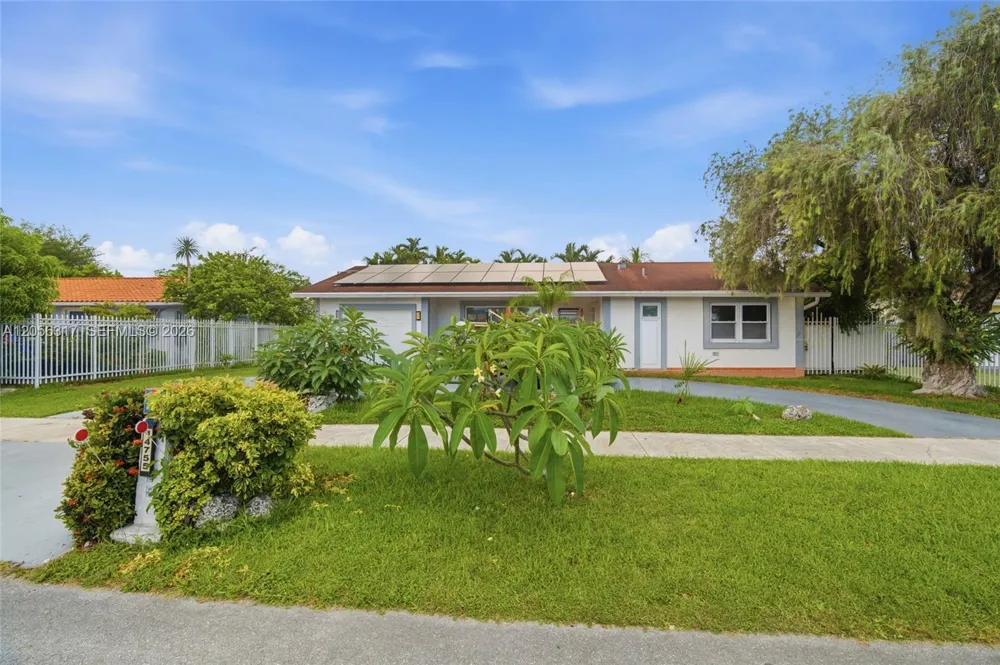14755 SW 70th Ter Miami, FL 33193