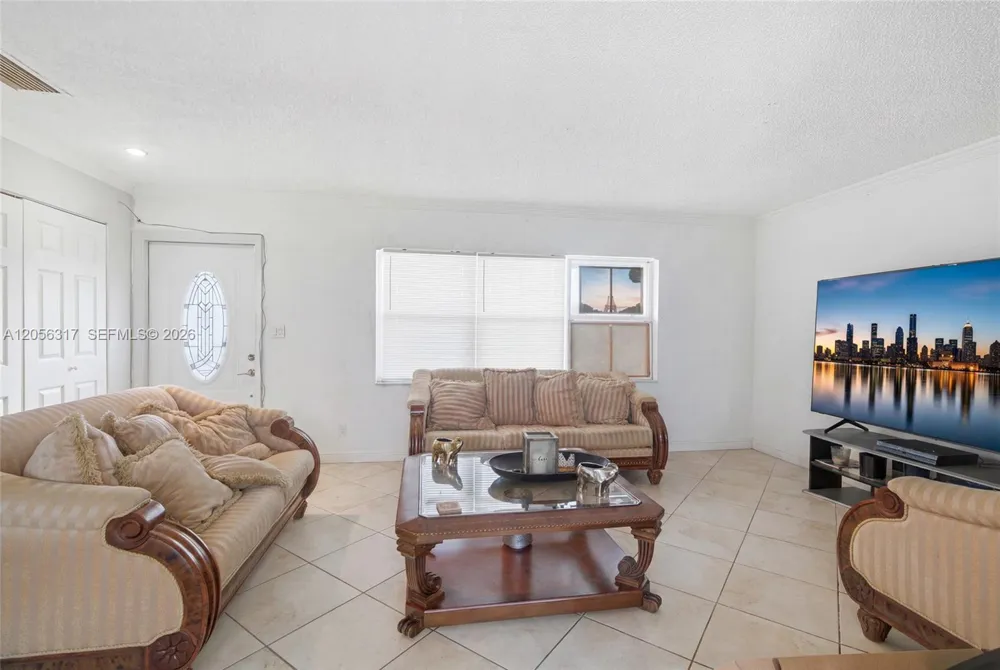 14755 SW 70th Ter Miami, FL 33193