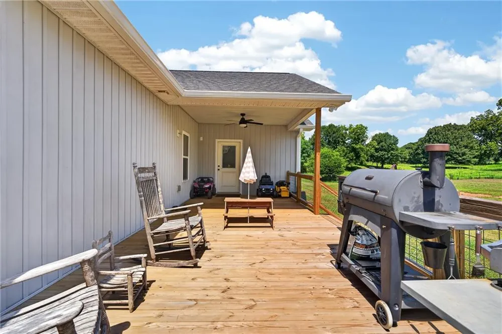 14155 HWY 106 Carnesville, GA 30521