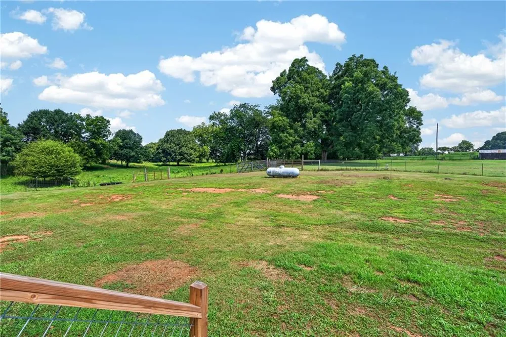 14155 HWY 106 Carnesville, GA 30521