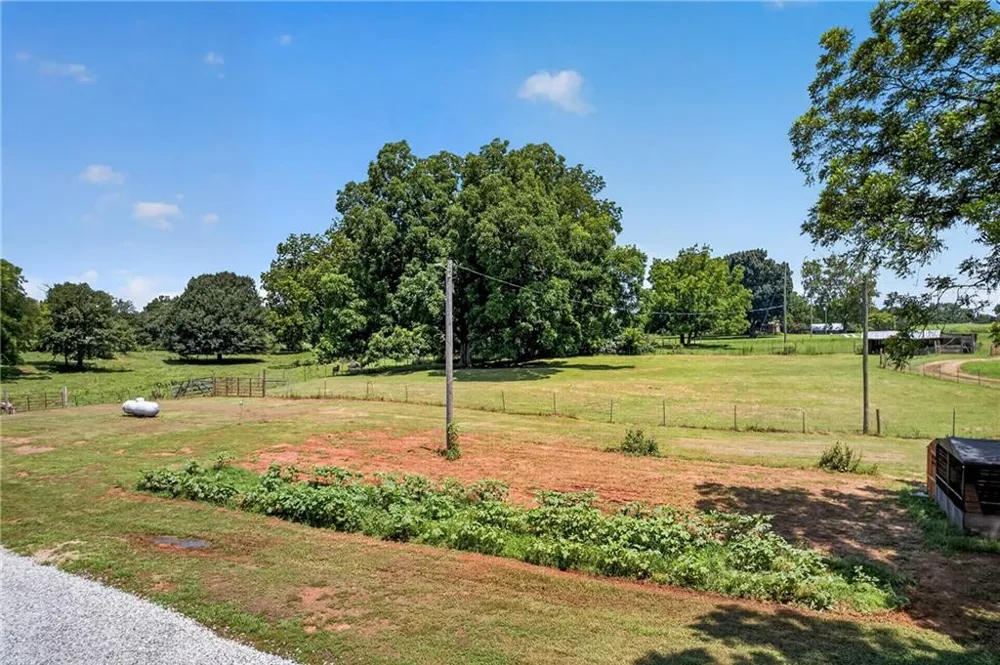 14155 HWY 106 Carnesville, GA 30521