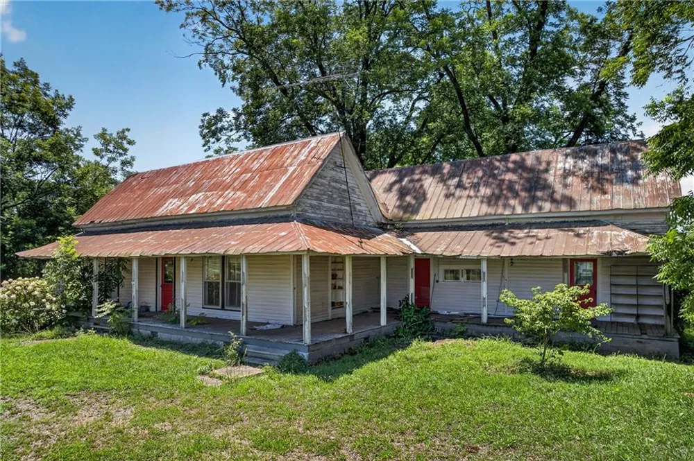 14155 HWY 106 Carnesville, GA 30521