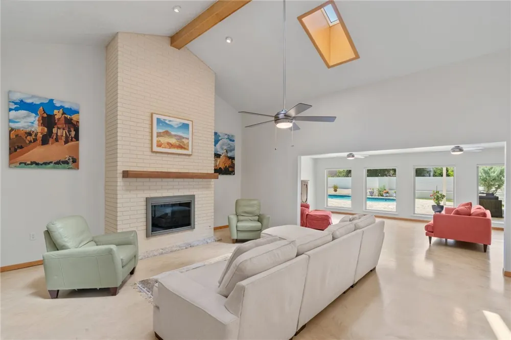 1904 Helen Street Alice, TX 78332