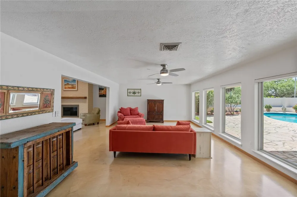 1904 Helen Street Alice, TX 78332