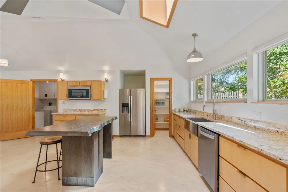 1904 Helen Street Alice, TX 78332
