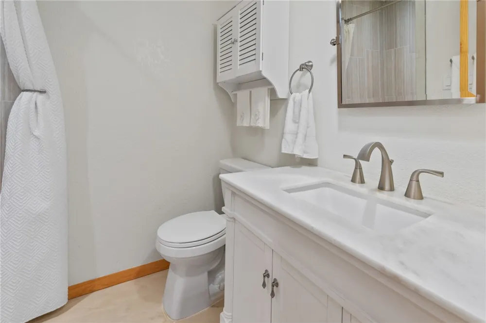 1904 Helen Street Alice, TX 78332