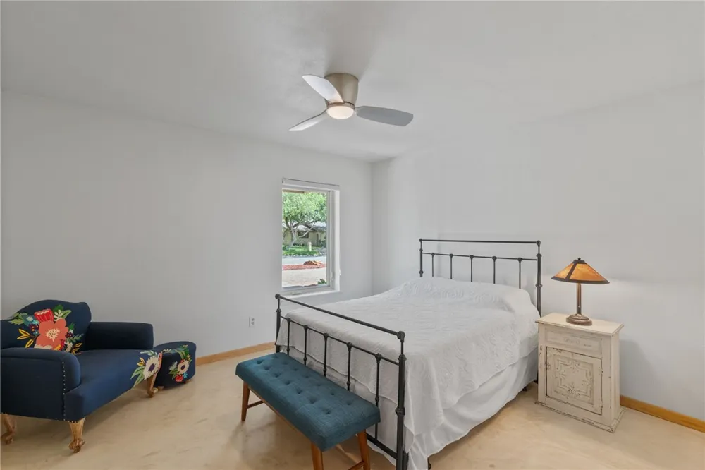 1904 Helen Street Alice, TX 78332