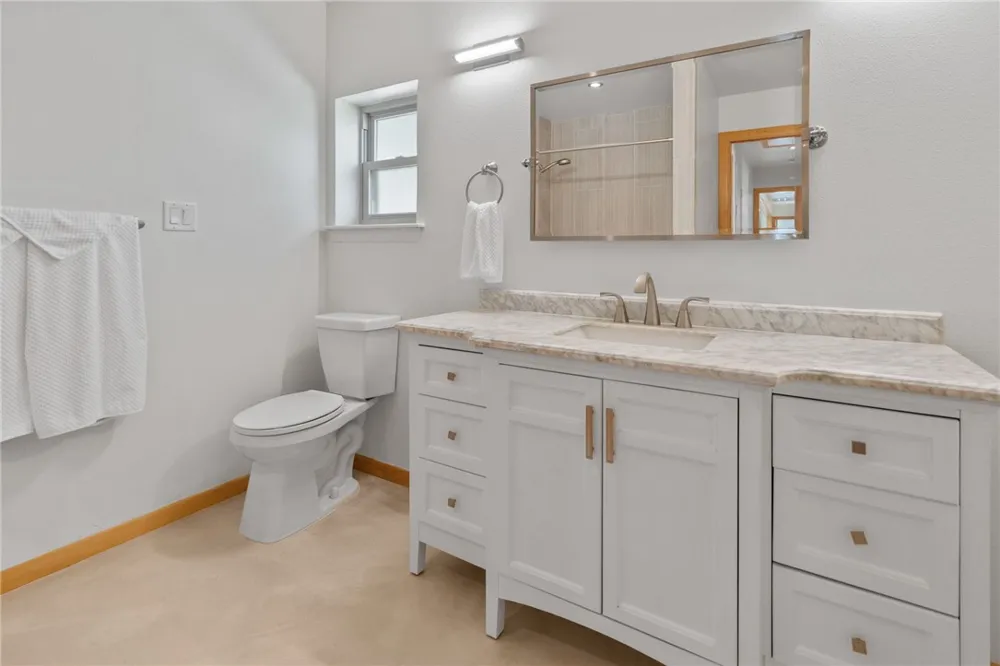 1904 Helen Street Alice, TX 78332