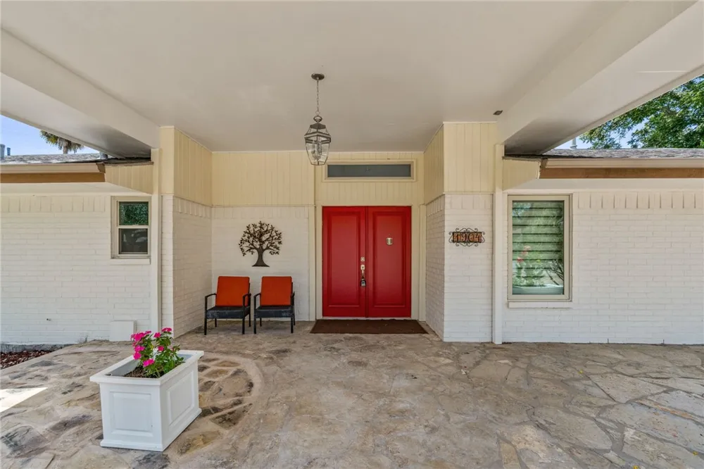 1904 Helen Street Alice, TX 78332
