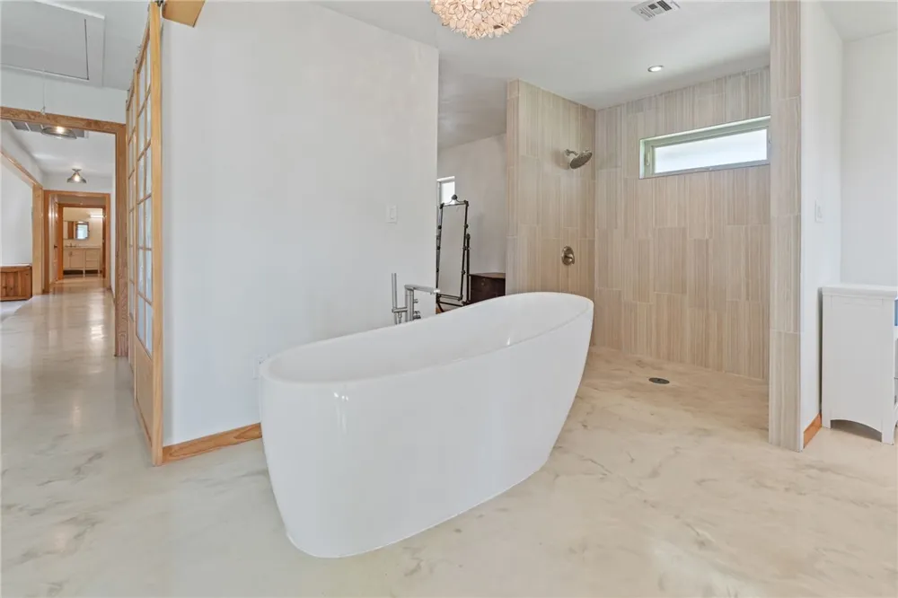 1904 Helen Street Alice, TX 78332
