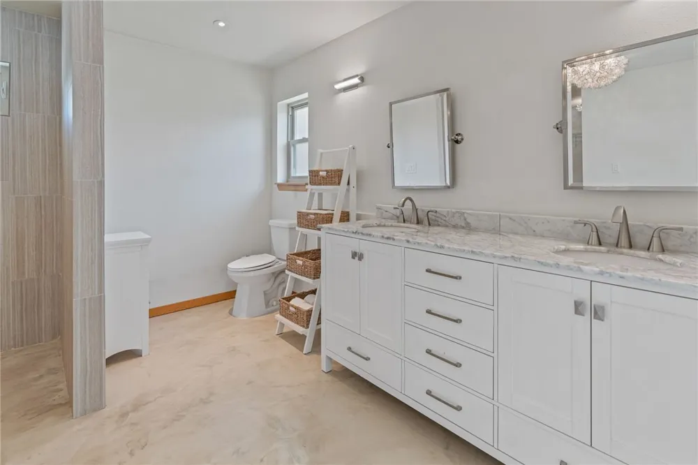 1904 Helen Street Alice, TX 78332