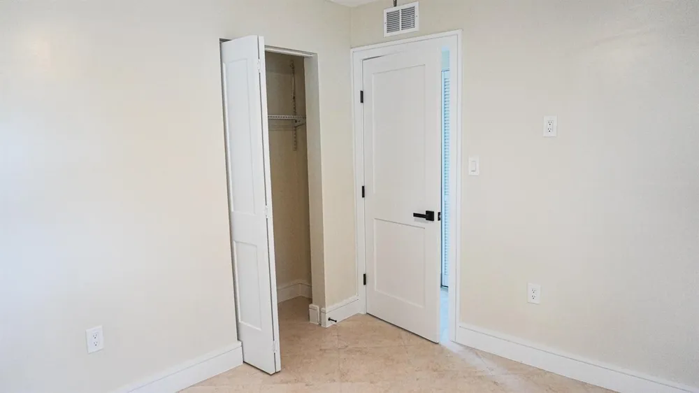 1502 AVENUE I #B Fort Pierce, FL 34950