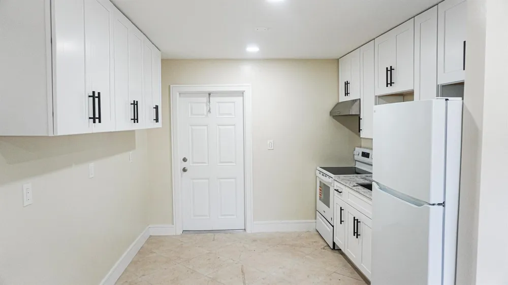 1502 AVENUE I #B Fort Pierce, FL 34950