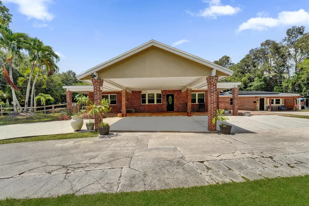 10951 SW 58th Court Davie, FL 33328