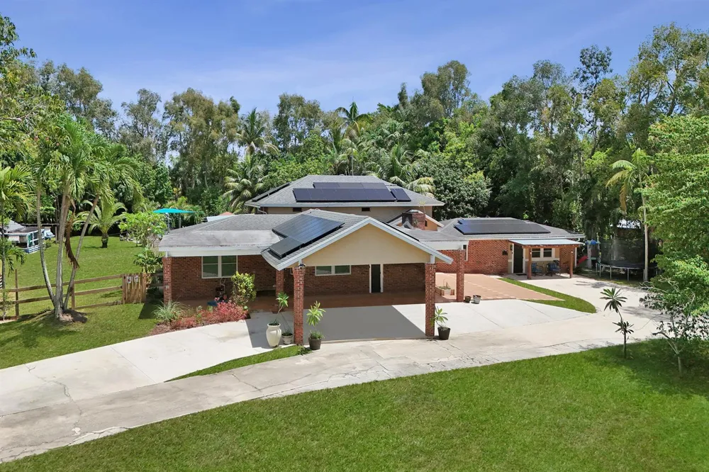 10951 SW 58th Court Davie, FL 33328