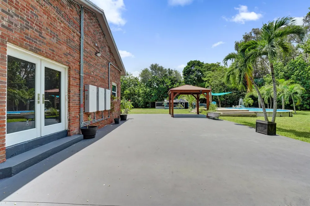 10951 SW 58th Court Davie, FL 33328
