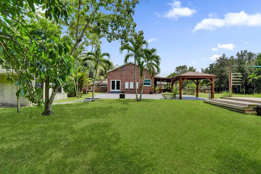 10951 SW 58th Court Davie, FL 33328