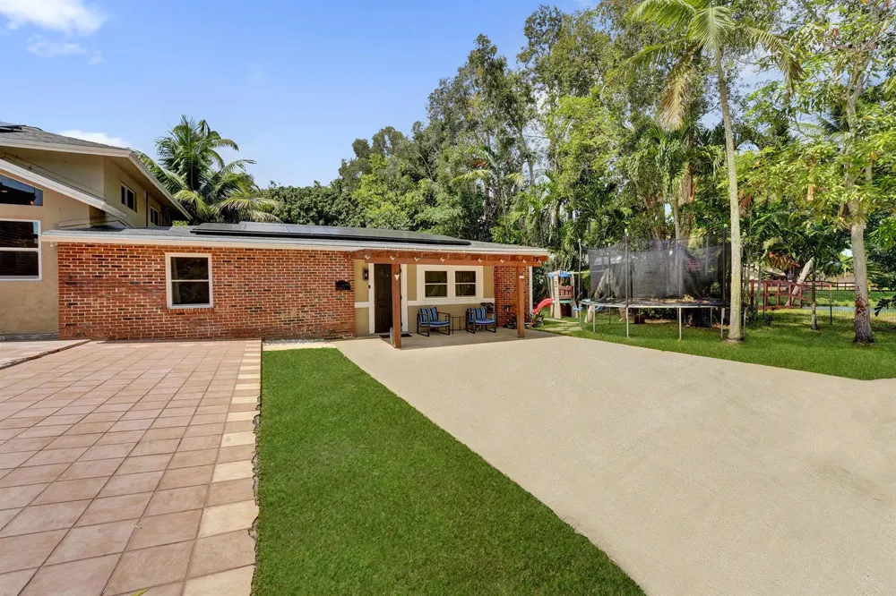 10951 SW 58th Court Davie, FL 33328