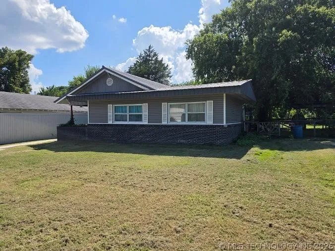 207 S 8th Street Okemah, OK 74859