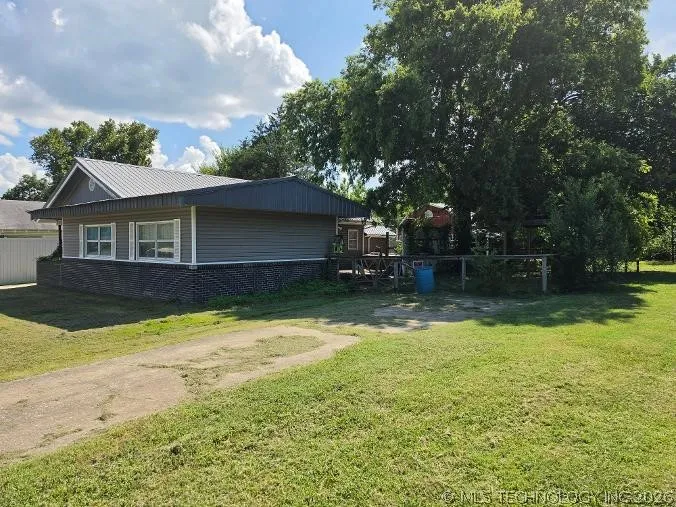 207 S 8th Street Okemah, OK 74859