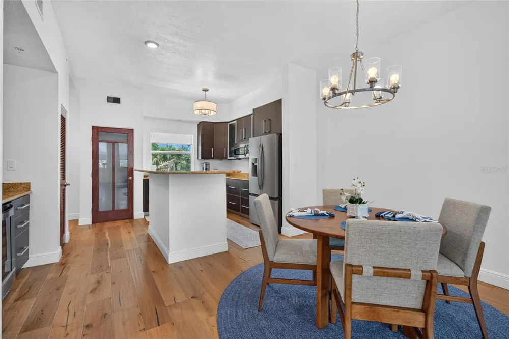 433 CENTRAL AVENUE Sarasota, FL 34236