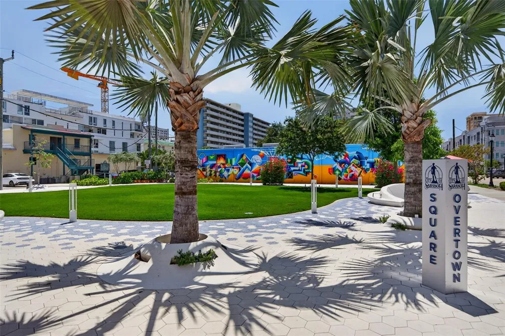 433 CENTRAL AVENUE Sarasota, FL 34236