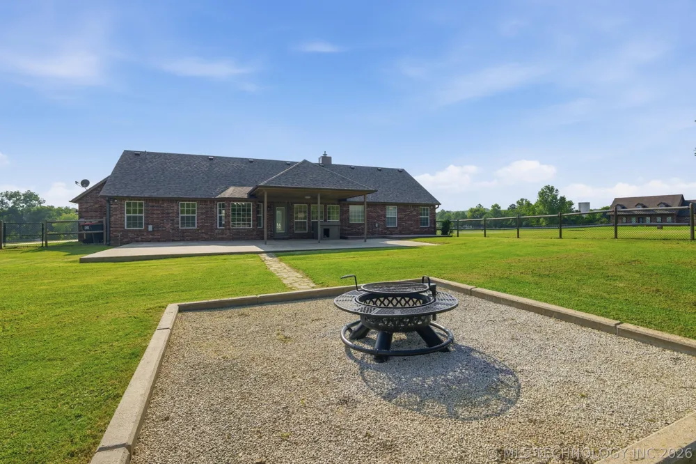 13535 E 463 ROAD Claremore, OK 74017